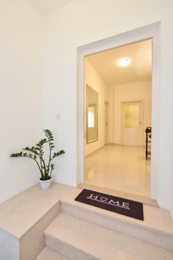 Apartment Bezic Kastela Exterior photo